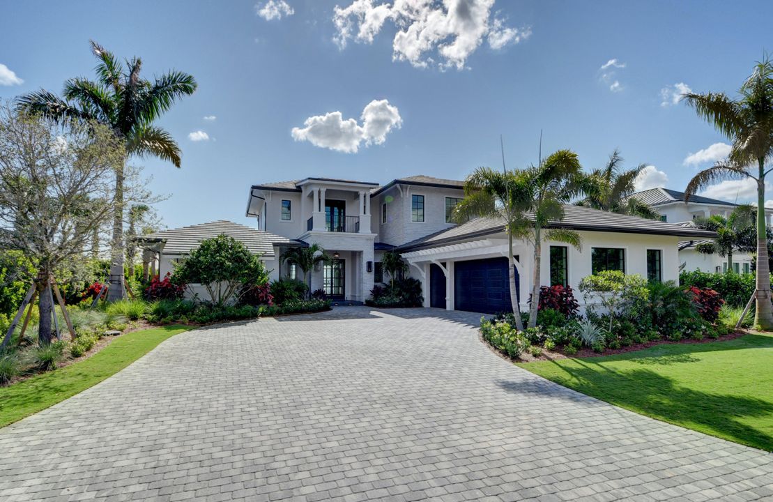 Recently Sold: $5,295,000 (5 beds, 5 baths, 5141 Square Feet)