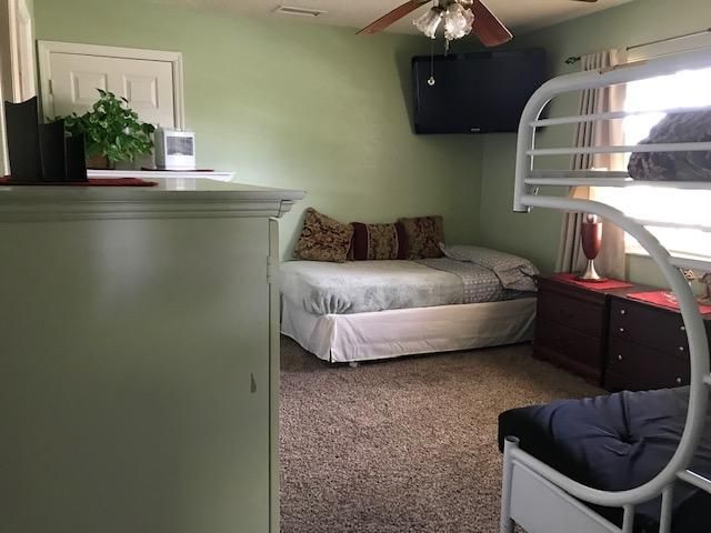 Recently Rented: $900 (2 beds, 1 baths, 700 Square Feet)