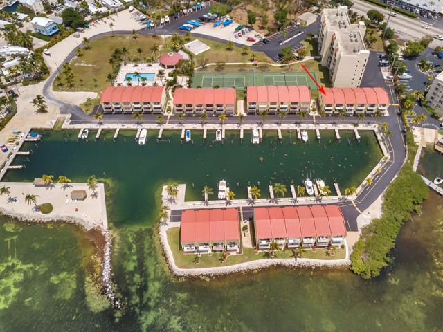 Recently Sold: $751,000 (2 beds, 2 baths, 1298 Square Feet)