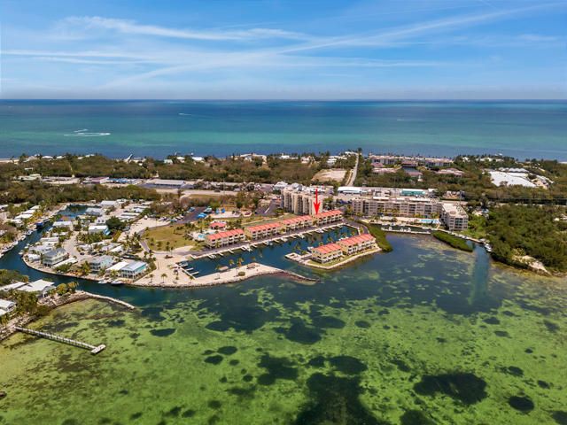 Recently Sold: $751,000 (2 beds, 2 baths, 1298 Square Feet)