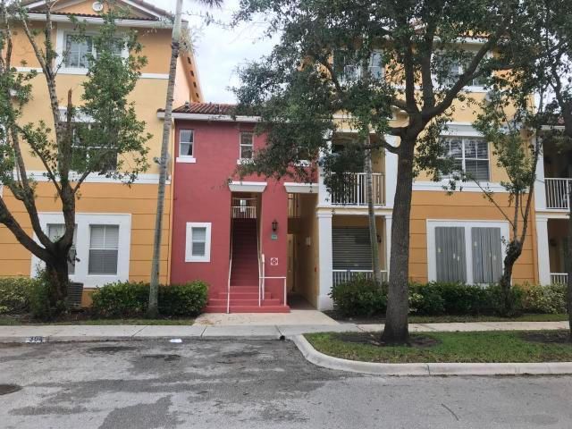 Recently Sold: $154,900 (2 beds, 2 baths, 1282 Square Feet)