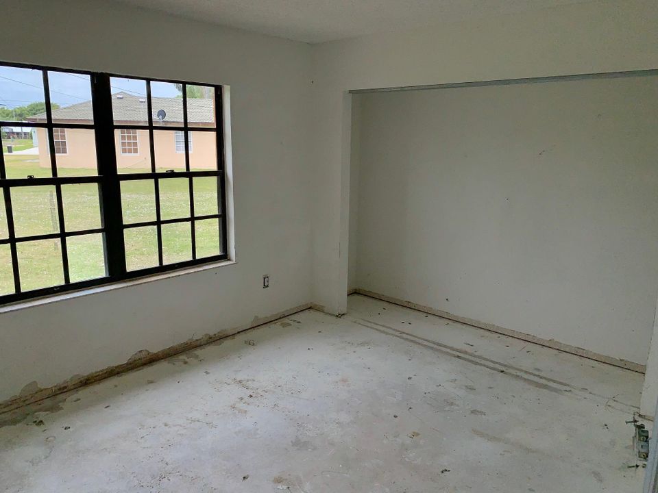 Vendido Recientemente: $145,000 (3 camas, 2 baños, 1358 Pies cuadrados)