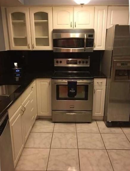 Recently Rented: $1,650 (2 beds, 2 baths, 990 Square Feet)