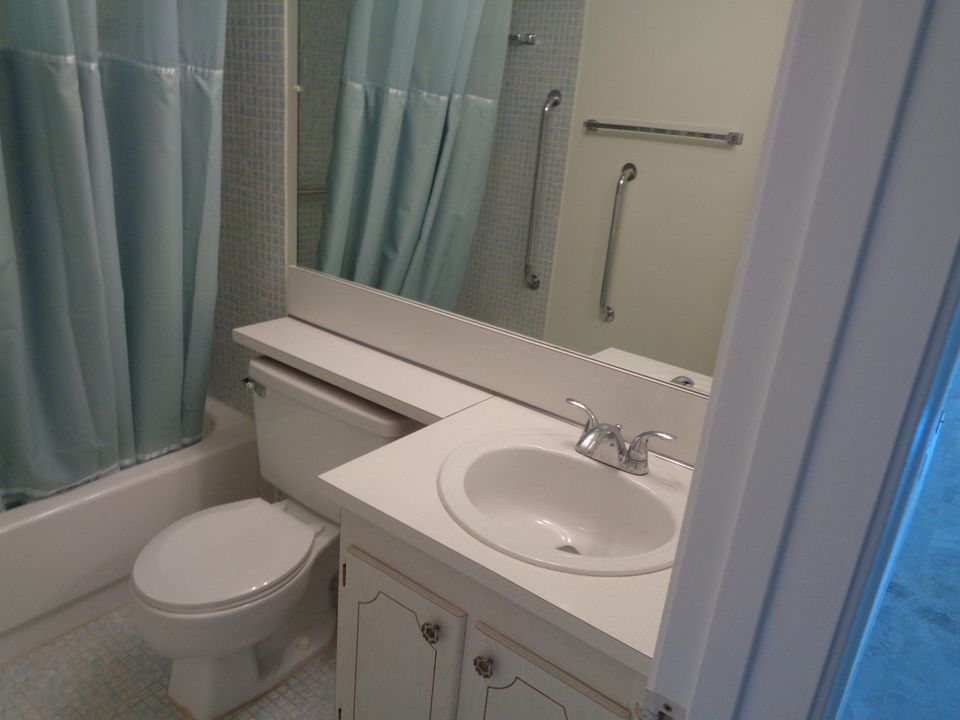 Недавно арендовано: $1,300 (2 спален, 1 ванн, 820 Квадратных фут)