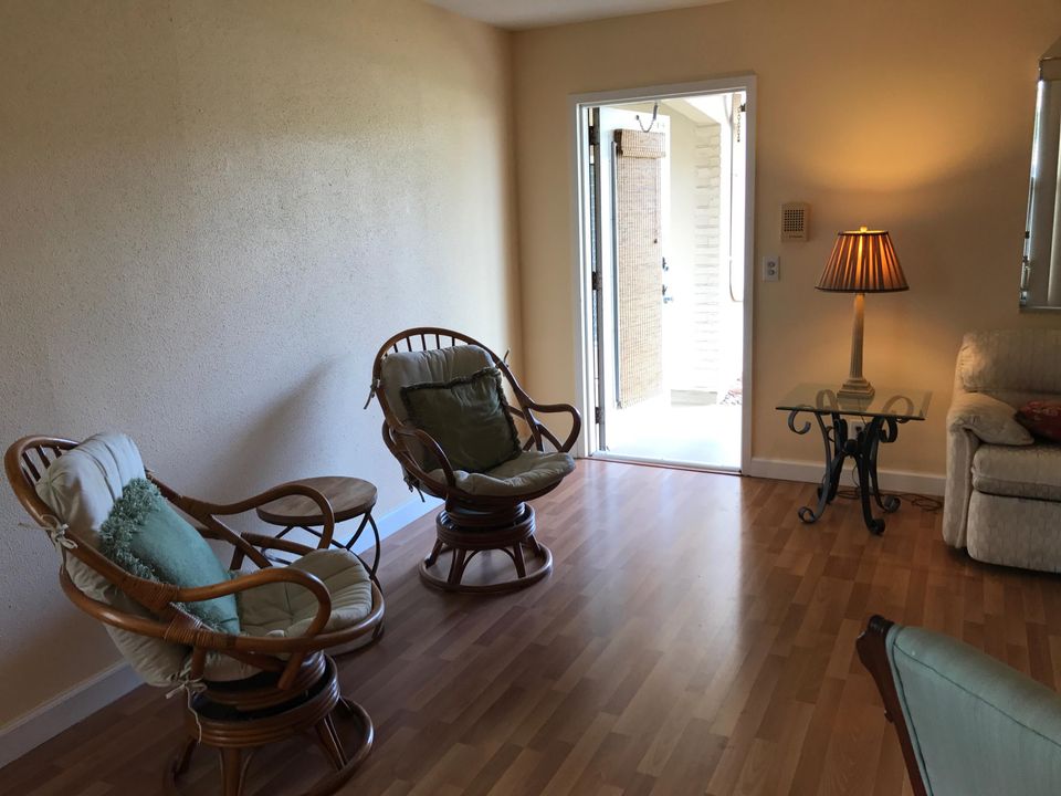 Vendido Recientemente: $42,000 (1 camas, 1 baños, 726 Pies cuadrados)