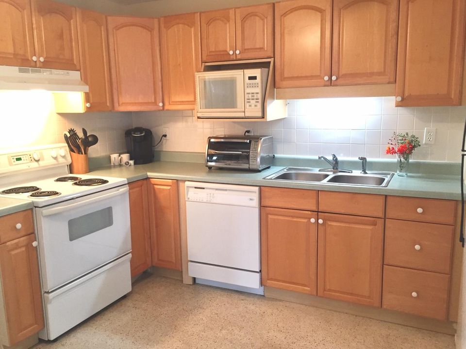 Recently Rented: $2,000 (2 beds, 1 baths, 1073 Square Feet)