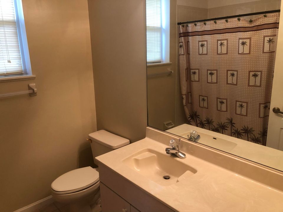 Недавно арендовано: $2,100 (3 спален, 2 ванн, 2086 Квадратных фут)