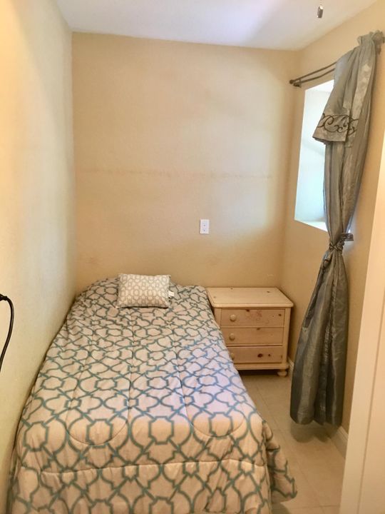 Recently Rented: $1,100 (1 beds, 1 baths, 650 Square Feet)
