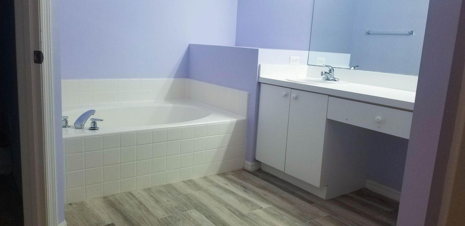 Недавно арендовано: $1,900 (4 спален, 2 ванн, 2012 Квадратных фут)