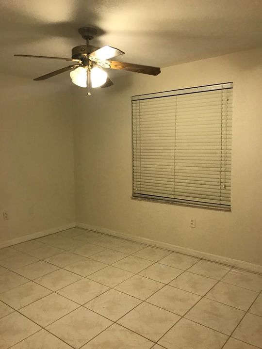 Recently Rented: $2,500 (3 beds, 2 baths, 1907 Square Feet)