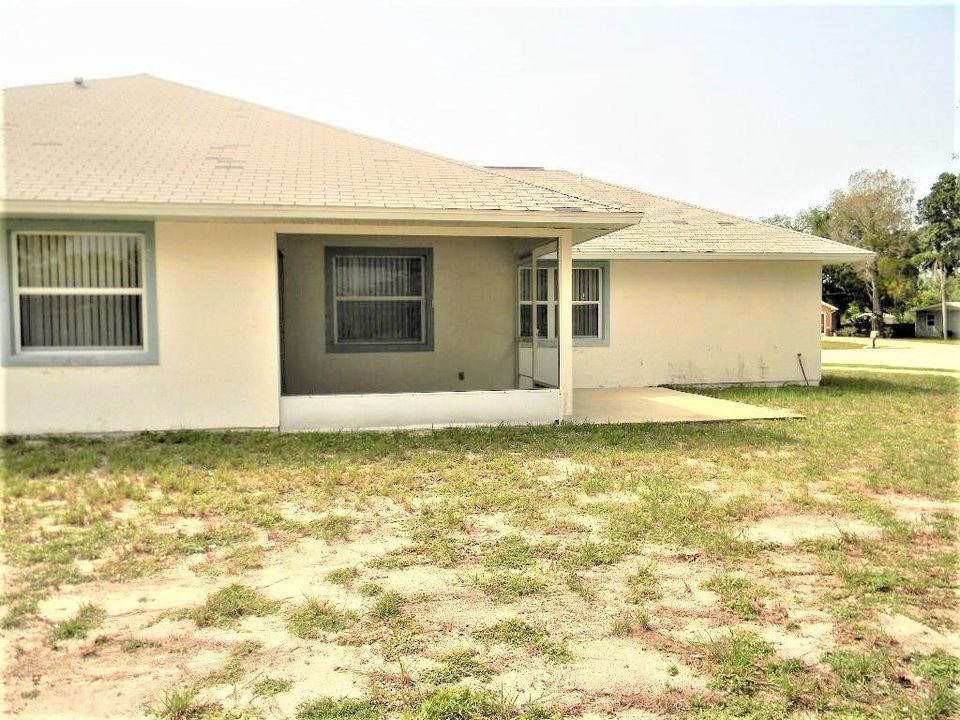 Recently Sold: $159,900 (3 beds, 2 baths, 1584 Square Feet)