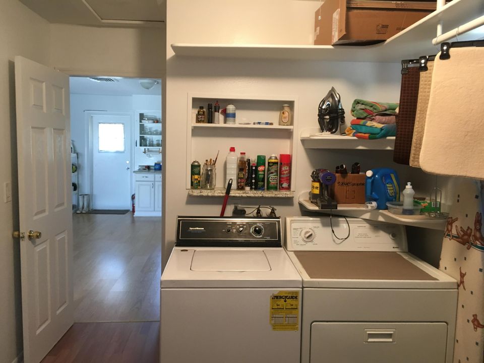 Vendido Recientemente: $379,000 (2 camas, 2 baños, 1600 Pies cuadrados)