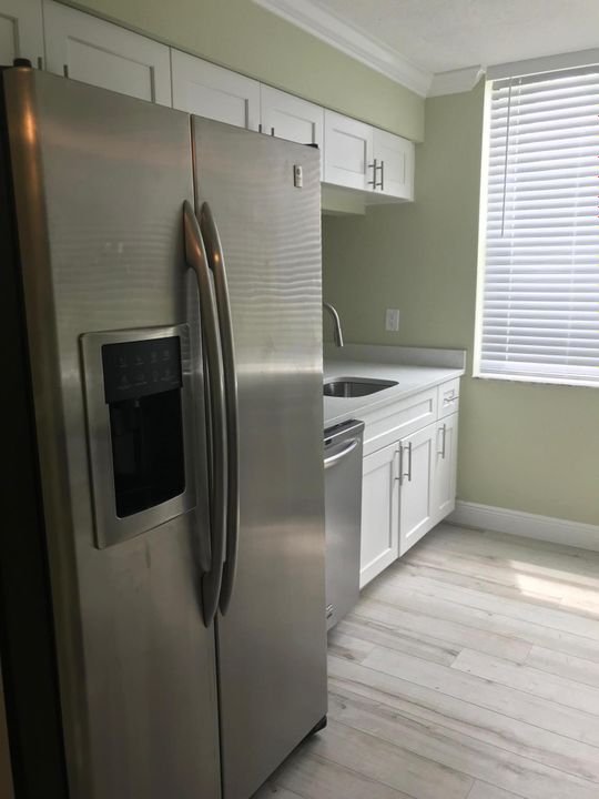 Recently Rented: $1,350 (1 beds, 1 baths, 758 Square Feet)