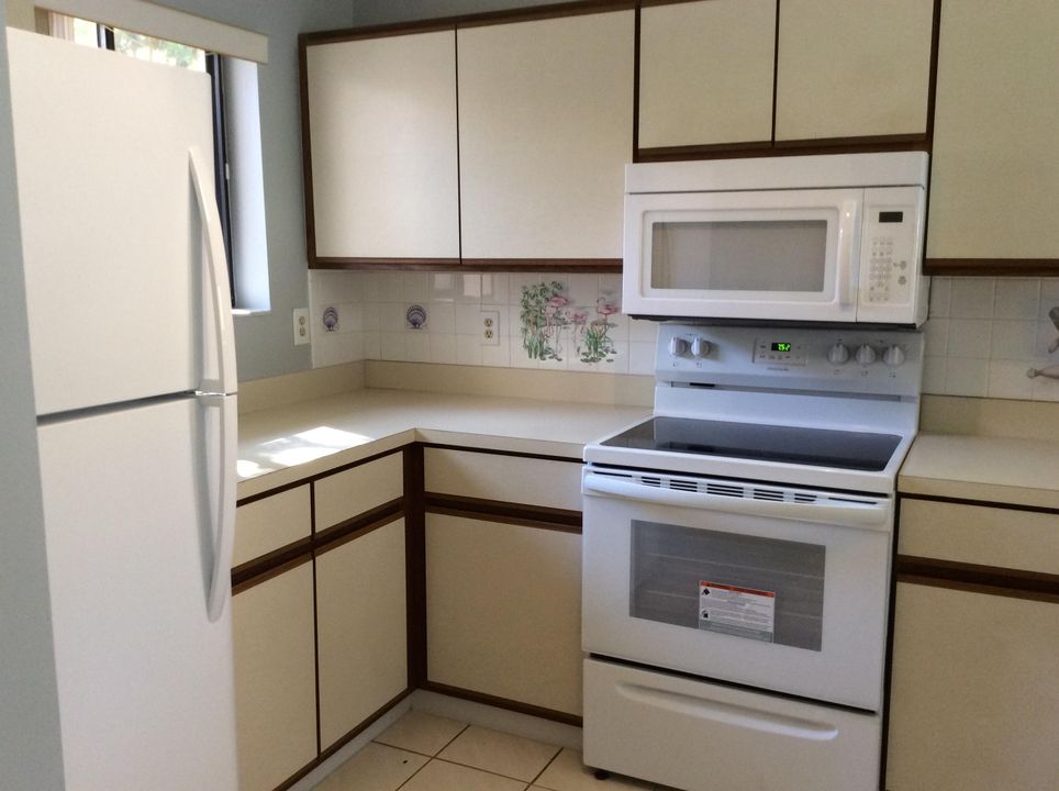 Recently Rented: $1,300 (2 beds, 2 baths, 1091 Square Feet)