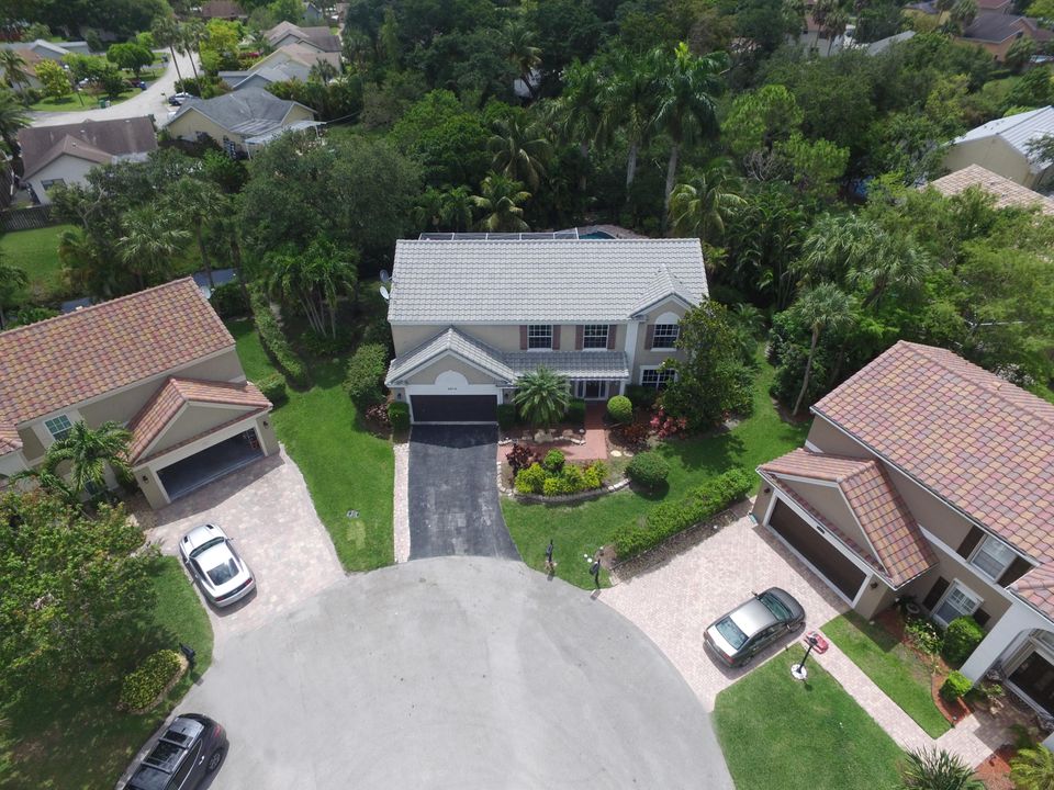 Recently Sold: $510,000 (6 beds, 3 baths, 2863 Square Feet)