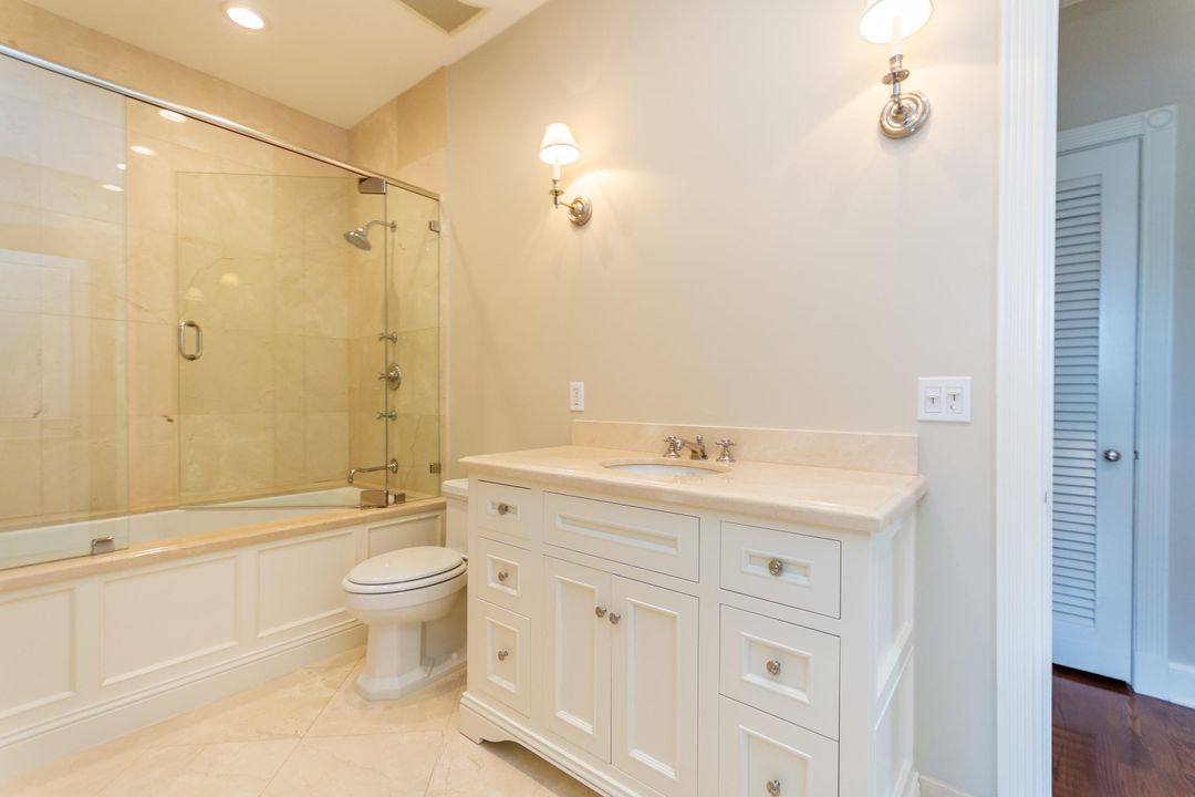 Недавно арендовано: $65,000 (8 спален, 8 ванн, 8269 Квадратных фут)