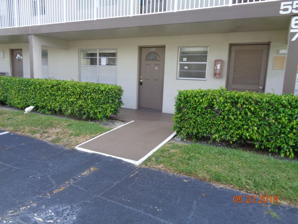 Recently Sold: $31,400 (1 beds, 1 baths, 670 Square Feet)