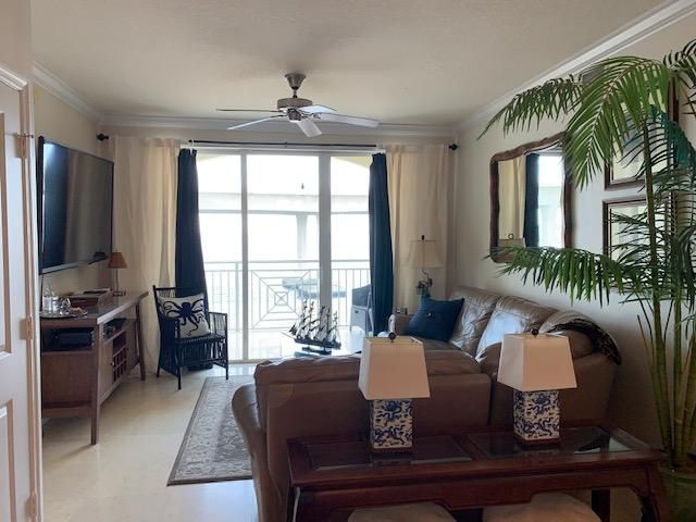Recently Rented: $2,000 (2 beds, 2 baths, 1089 Square Feet)