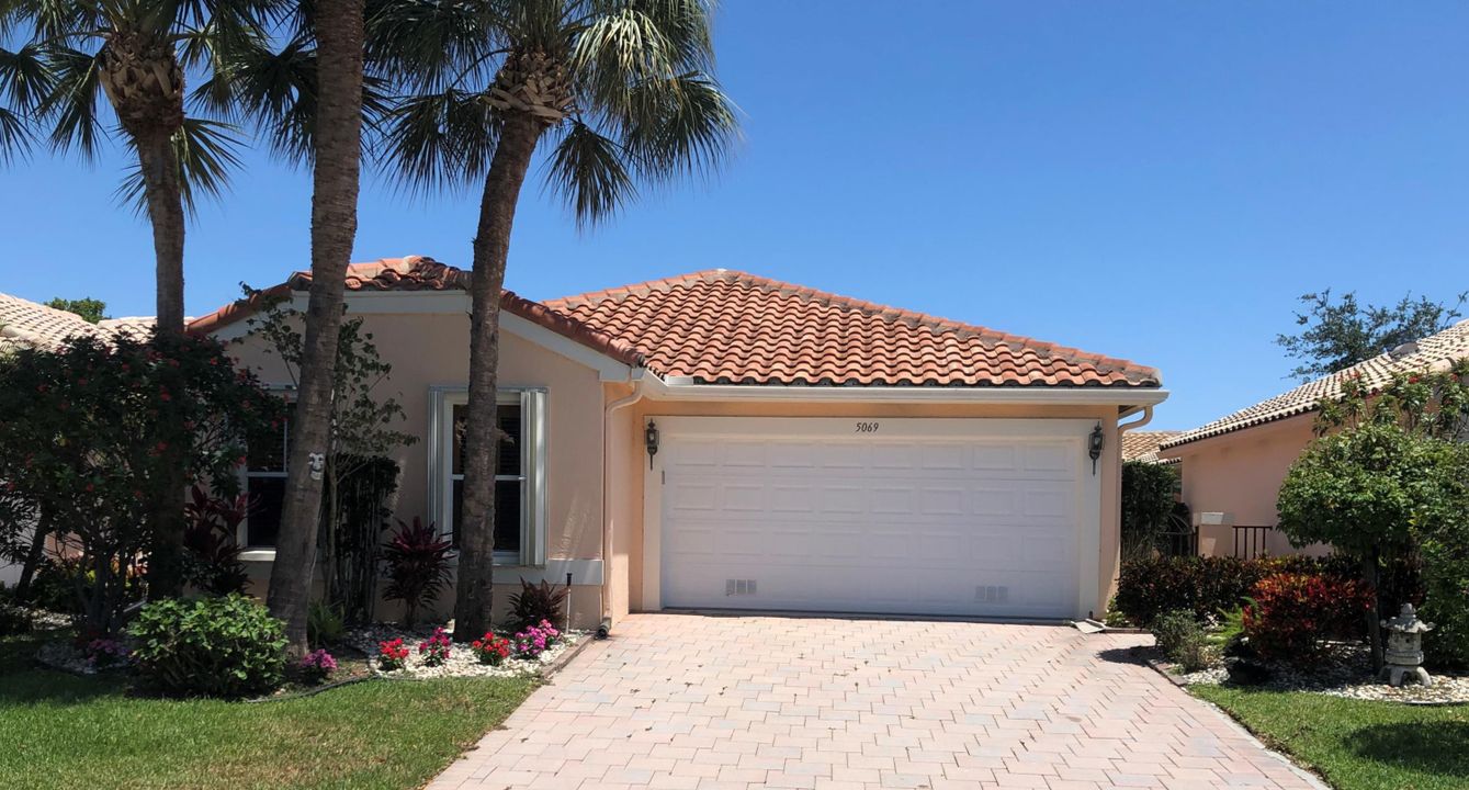 Vendido Recientemente: $339,000 (2 camas, 2 baños, 1698 Pies cuadrados)