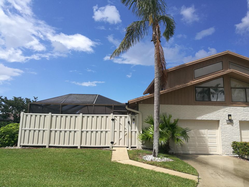 Recently Sold: $265,000 (3 beds, 3 baths, 1325 Square Feet)