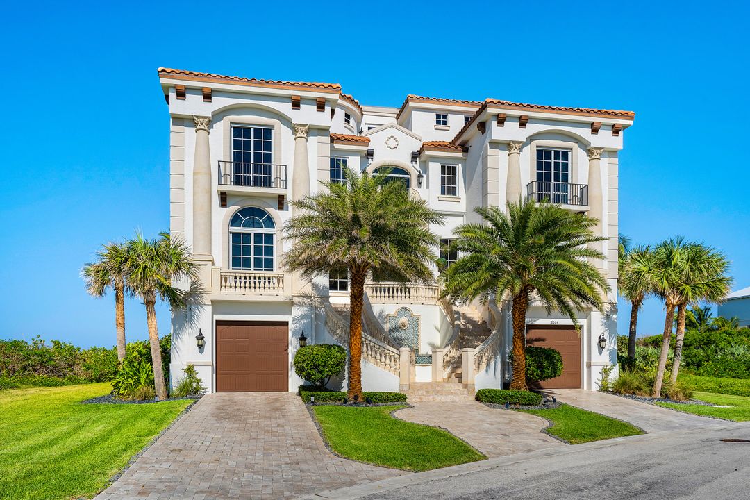 Recently Sold: $5,475,000 (6 beds, 7 baths, 9504 Square Feet)