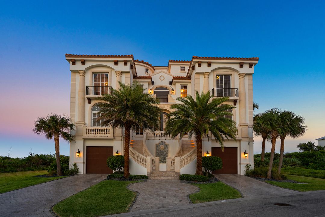 Recently Sold: $5,475,000 (6 beds, 7 baths, 9504 Square Feet)