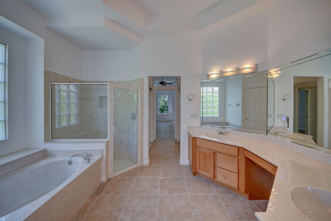 最近售出: $329,900 (3 贝兹, 2 浴室, 1907 平方英尺)