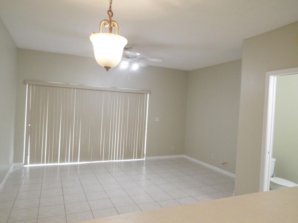 Recently Rented: $1,475 (2 beds, 2 baths, 1201 Square Feet)