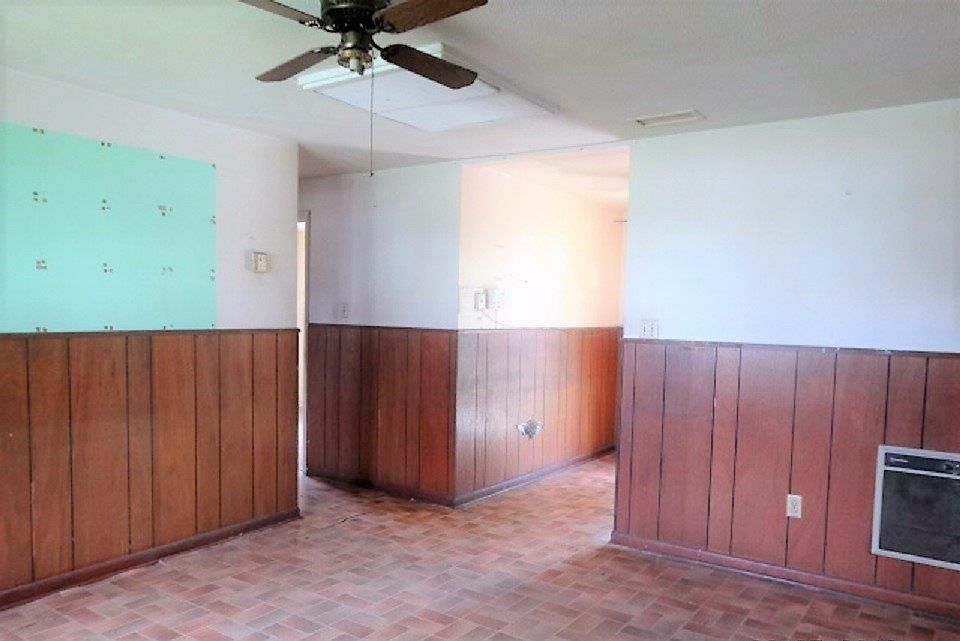 Vendido Recientemente: $67,000 (4 camas, 2 baños, 1056 Pies cuadrados)