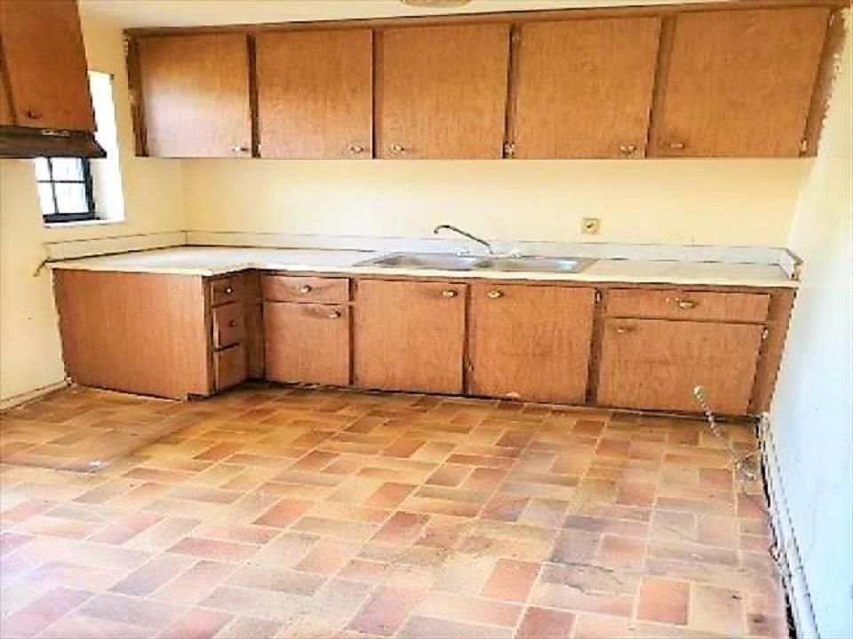 Vendido Recientemente: $67,000 (4 camas, 2 baños, 1056 Pies cuadrados)