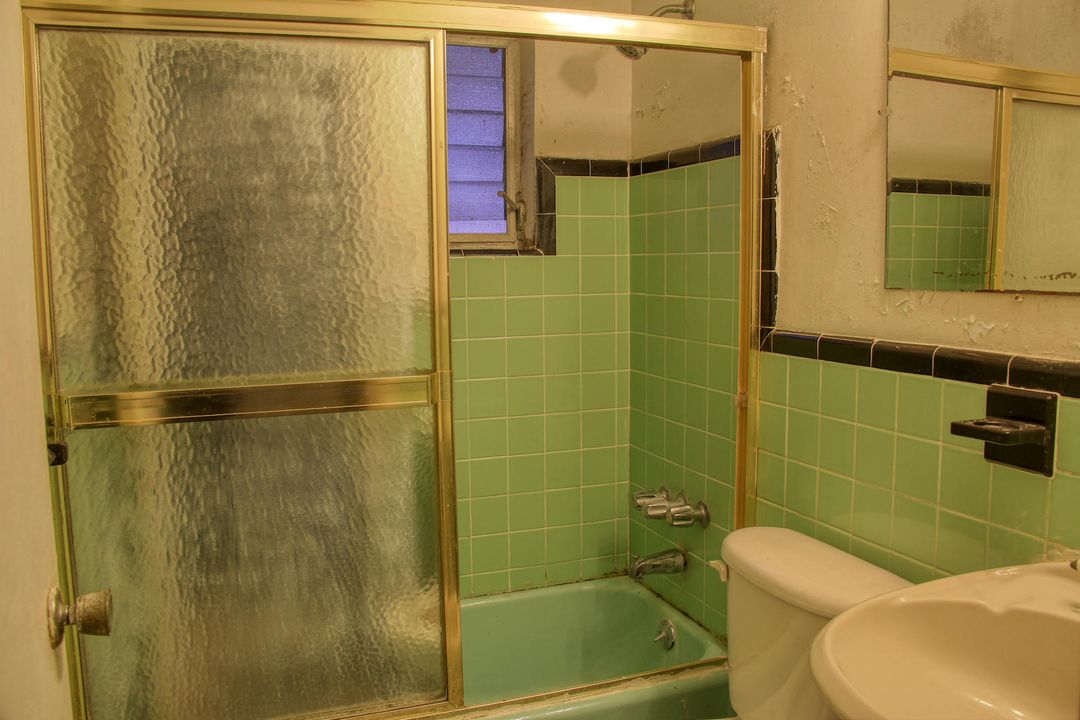 最近售出: $170,000 (2 贝兹, 1 浴室, 797 平方英尺)