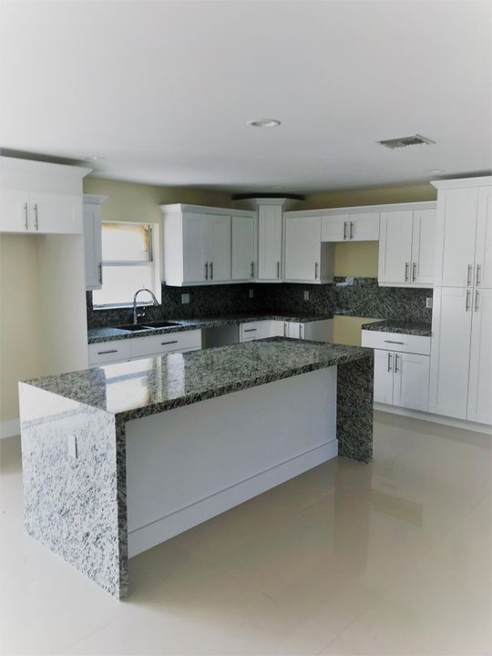 Vendido Recientemente: $310,000 (3 camas, 2 baños, 1656 Pies cuadrados)