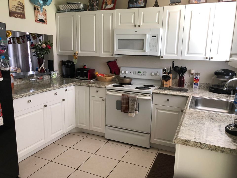 Vendido Recientemente: $130,000 (3 camas, 2 baños, 1061 Pies cuadrados)