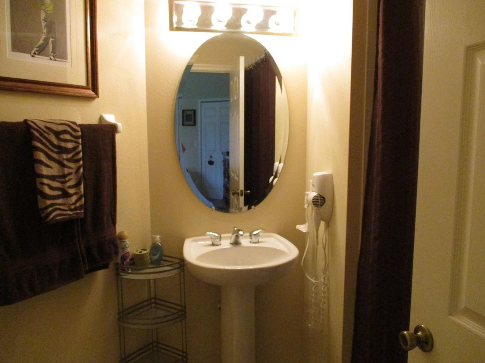 Недавно арендовано: $950 (1 спален, 1 ванн, 400 Квадратных фут)