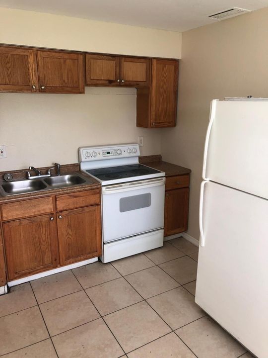 Recently Rented: $800 (12 beds, 6 baths, 4300 Square Feet)