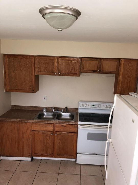 Recently Rented: $800 (12 beds, 6 baths, 4300 Square Feet)