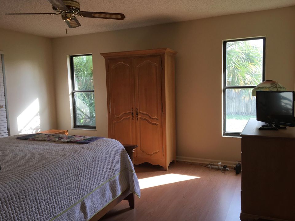 Recently Rented: $2,500 (3 beds, 2 baths, 2106 Square Feet)