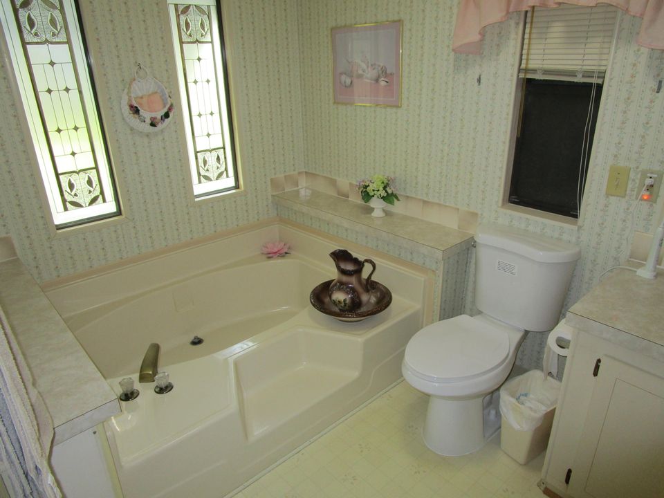 Недавно продано: $150,000 (2 спален, 2 ванн, 1358 Квадратных фут)