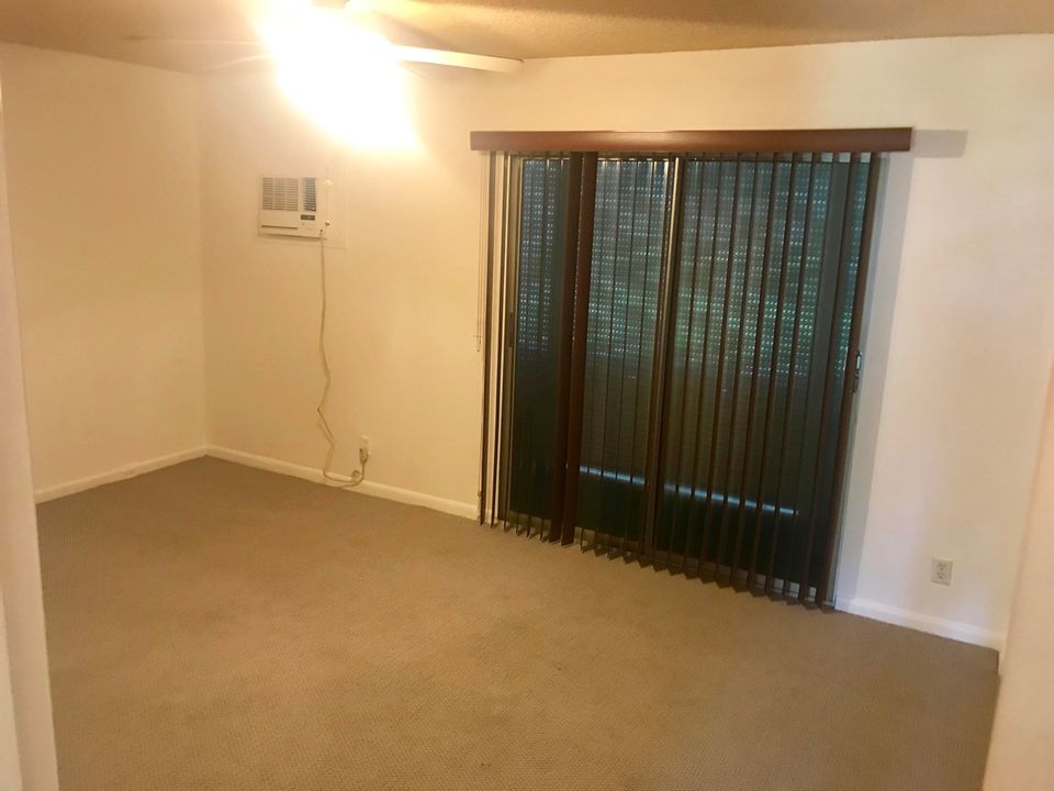 Recently Sold: $45,000 (1 beds, 1 baths, 715 Square Feet)