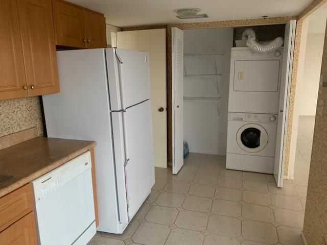 Recently Sold: $1,600 (2 beds, 2 baths, 1255 Square Feet)