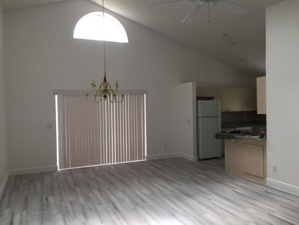 Recently Rented: $1,995 (3 beds, 2 baths, 1512 Square Feet)