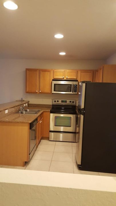 Recently Rented: $1,500 (3 beds, 2 baths, 1490 Square Feet)