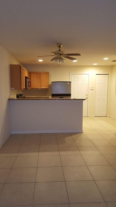 Recently Rented: $1,500 (3 beds, 2 baths, 1490 Square Feet)