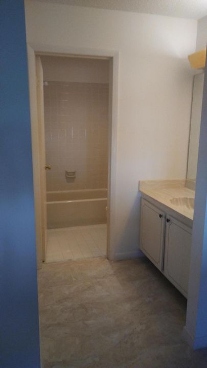 Недавно арендовано: $1,100 (2 спален, 2 ванн, 1196 Квадратных фут)