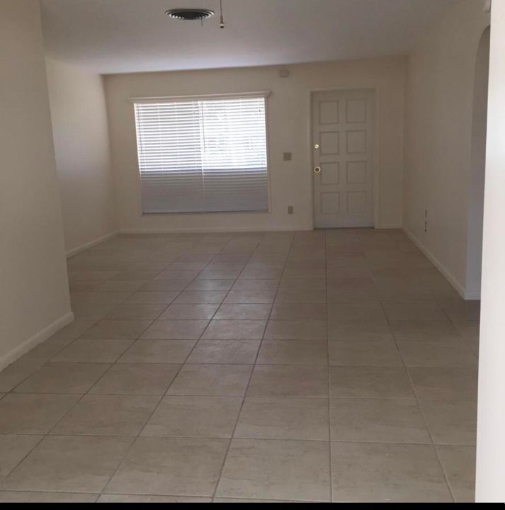 Recently Rented: $2,700 (2 beds, 2 baths, 1429 Square Feet)