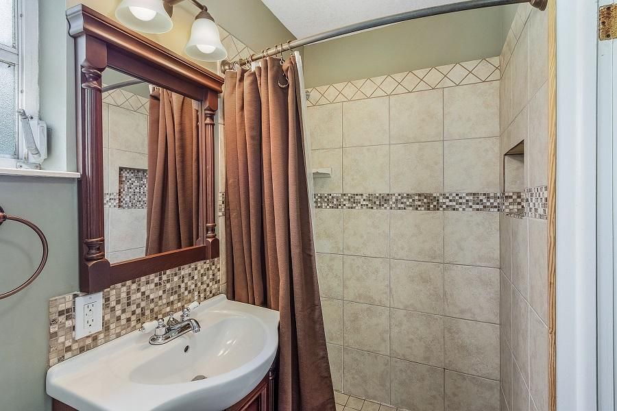 最近售出: $270,000 (3 贝兹, 2 浴室, 1272 平方英尺)