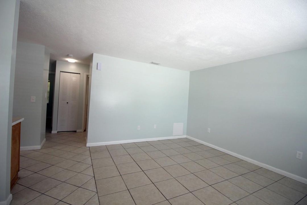 Recently Rented: $850 (2 beds, 1 baths, 925 Square Feet)