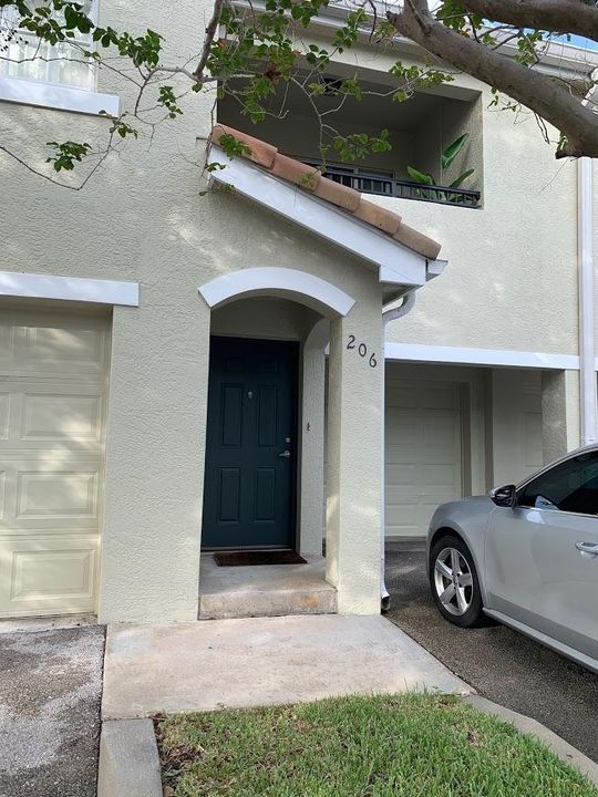 Recently Rented: $1,150 (1 beds, 1 baths, 875 Square Feet)