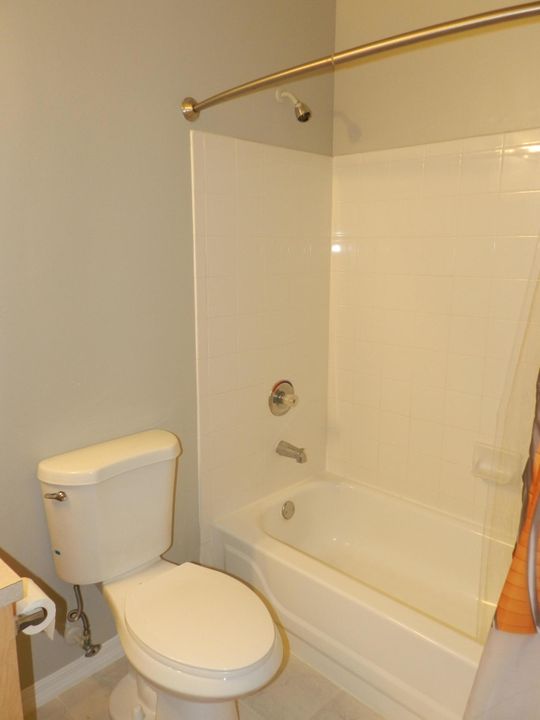 最近售出: $160,000 (2 贝兹, 2 浴室, 1126 平方英尺)