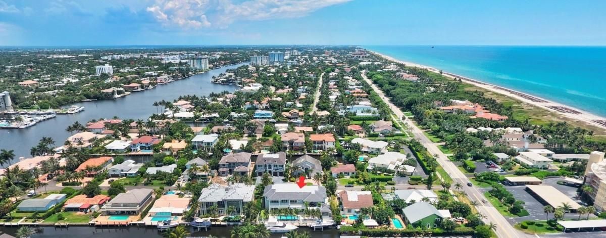 Recently Sold: $5,995,000 (5 beds, 7 baths, 6860 Square Feet)